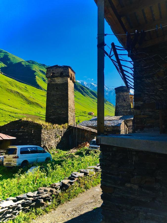 Hotel Nizharadze'S Tower Uschguli Exterior foto