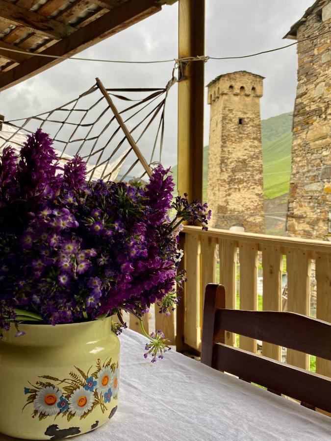 Hotel Nizharadze'S Tower Uschguli Exterior foto