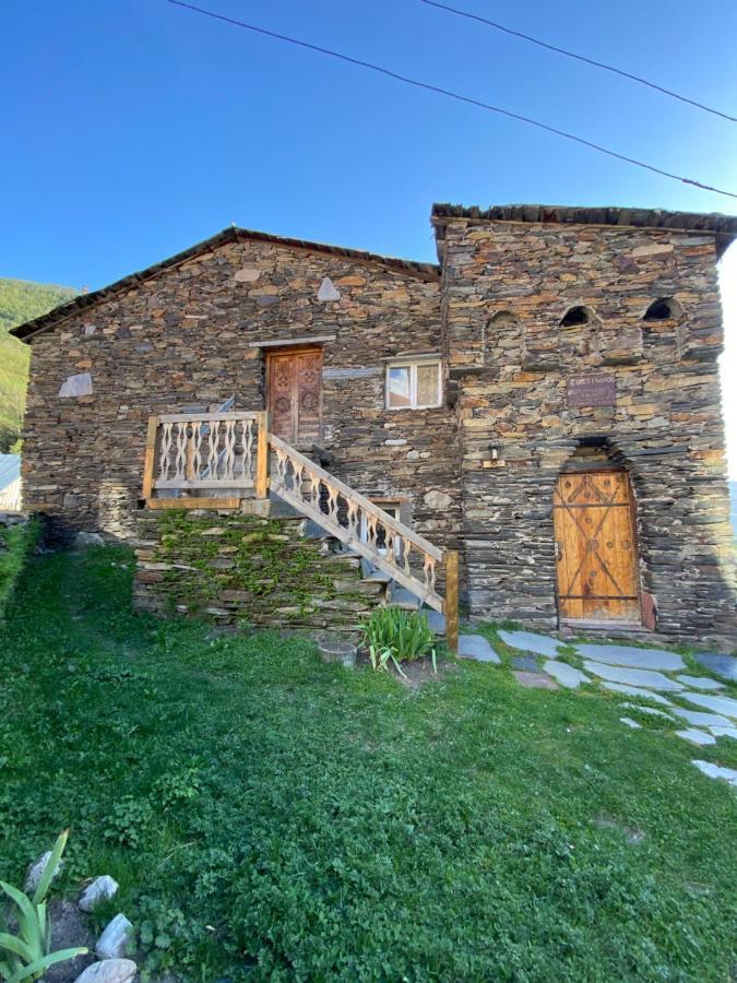 Hotel Nizharadze'S Tower Uschguli Exterior foto