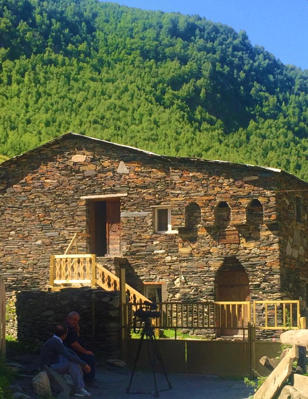 Hotel Nizharadze'S Tower Uschguli Exterior foto